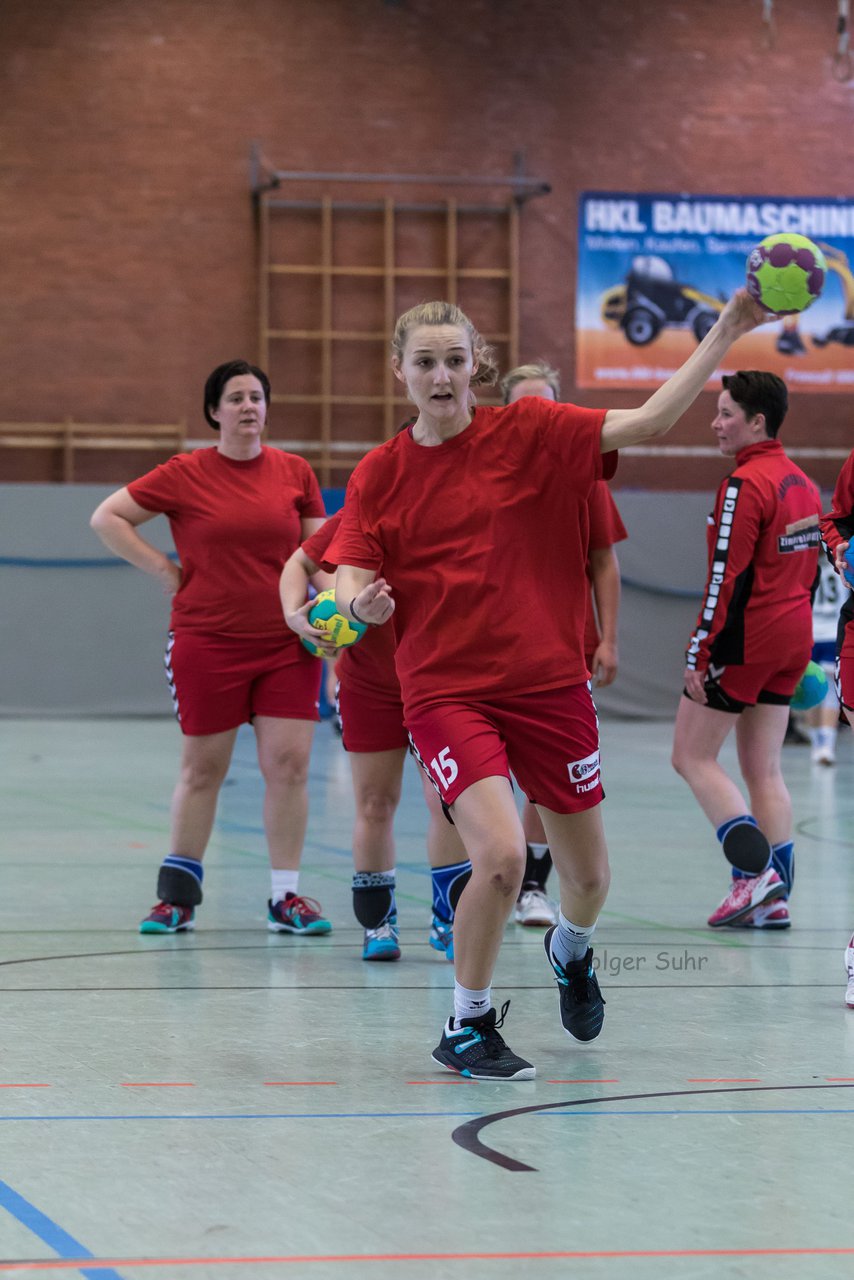 Bild 128 - Frauen Barmstedter TS - Buedelsdorfer TSV : Ergebnis: 26:12